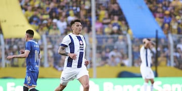 Para agarrarse la cabeza. Talleres casi lo pierde en Rosario por dos penales y una expulsión. Lo empató, y le negaron una falta en el área de Central (Prensa Talleres).