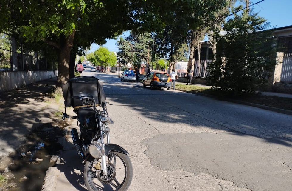 Accidente en Carlos Paz: una moto chocó a una estudiante de la Escuela PROA