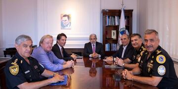 Seguridad: reunión de transición encabezada por Aníbal Fernández.