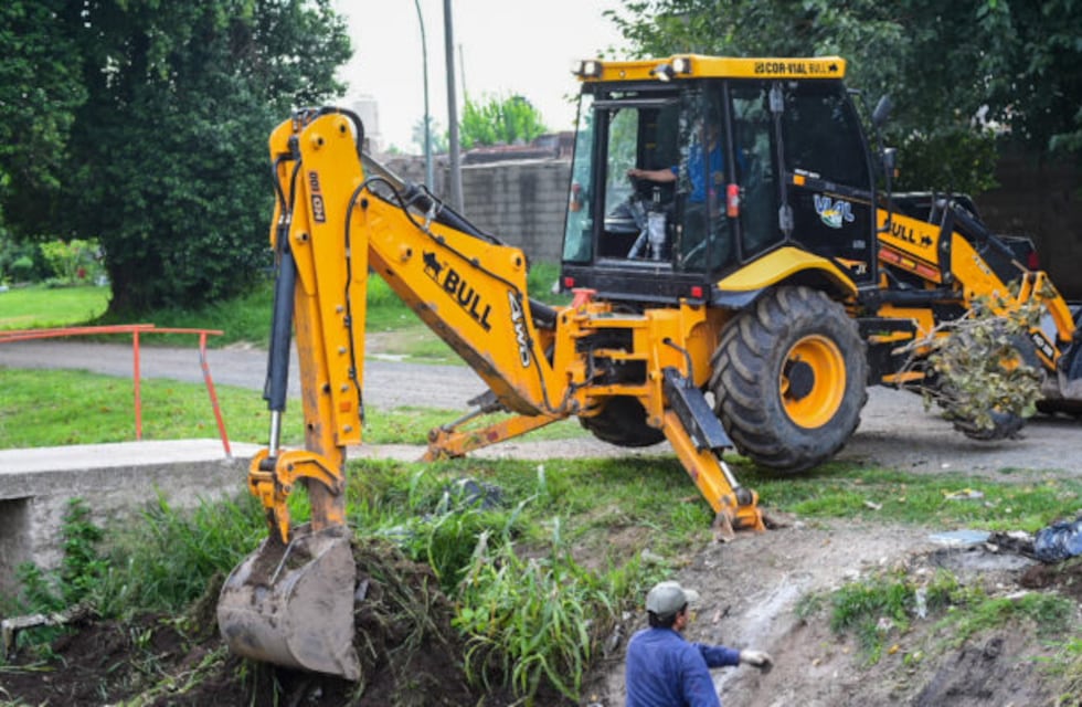 Retiraron más de 100 toneladas de basura del Canal Maestro de Córdoba