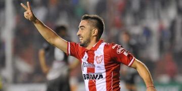 Matías Nizzo (ex Chacarita Juniors) es uno de los refuerzos de Estudiantes de San Luis.
