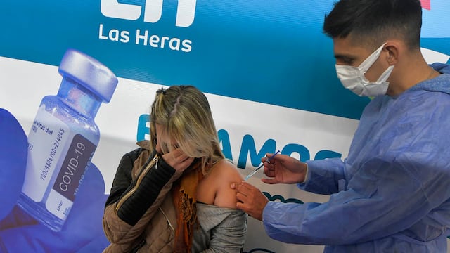 Vacunación contra Covid 19, a mayores del 18 años.