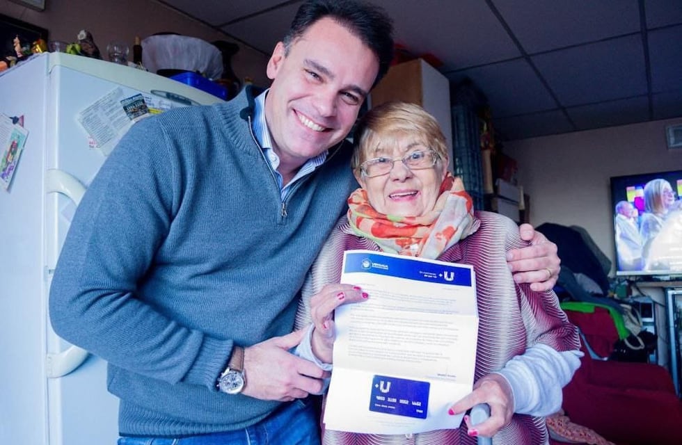 Continúa la entrega de tarjetas +U