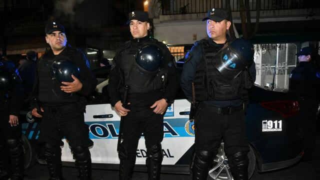 Operativo policial en las inmediaciones de la casa de Cristina Kirchner