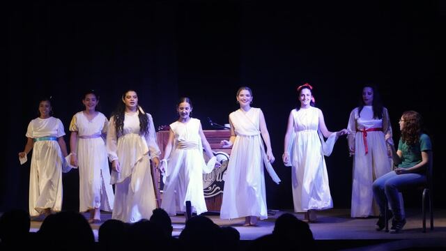 Fly Escuela de Comedia Musical Arroyito