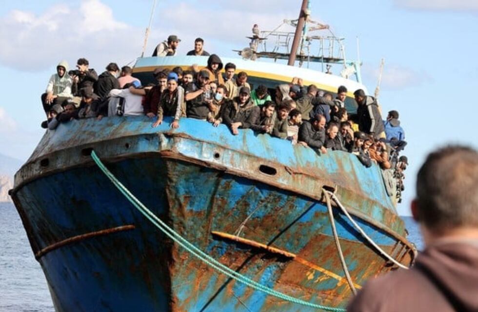 Drama en el Mediterráneo: más de 50 refugiados murieron tras hundirse un barco en Grecia