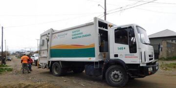 El conductor de un auto le disparó a un recolector de basura de Bariloche luego de haber mantenido una discusión de tránsito.