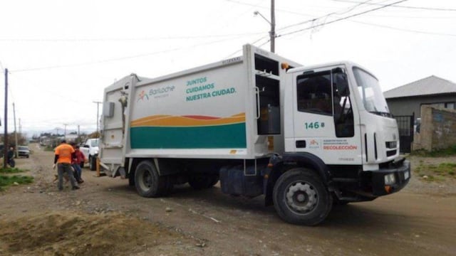El conductor de un auto le disparó a un recolector de basura de Bariloche luego de haber mantenido una discusión de tránsito.