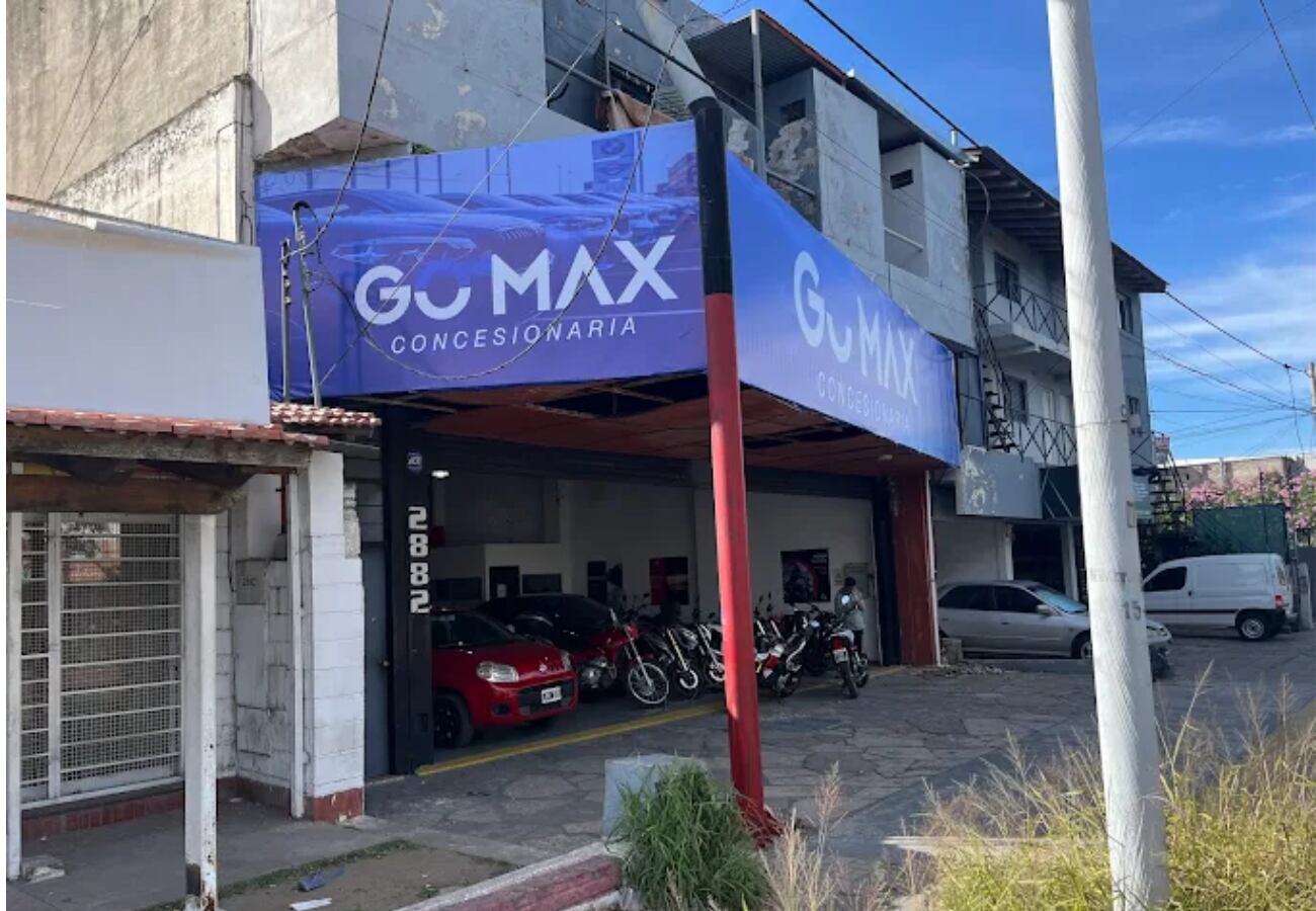 Una de las concesionarias clausuradas en Córdoba. (Foto: Google Maps)