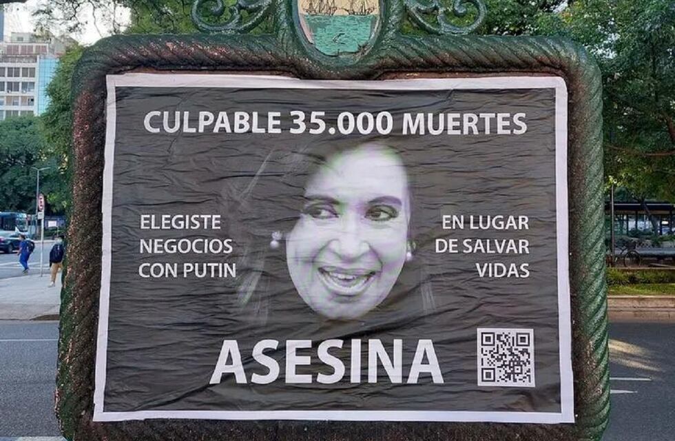 Alberto Fernández repudió los carteles con insultos a Cristina Kirchner que aparecieron en la Ciudad de Buenos Aires