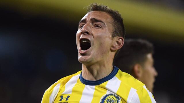 El futbolista debutó en Primera División el 25 de agosto de 2004.