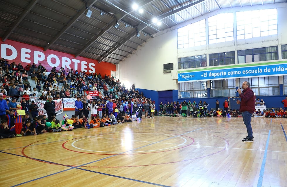 Stevanato dio el puntapié inicial a los torneos de fútbol del departamento