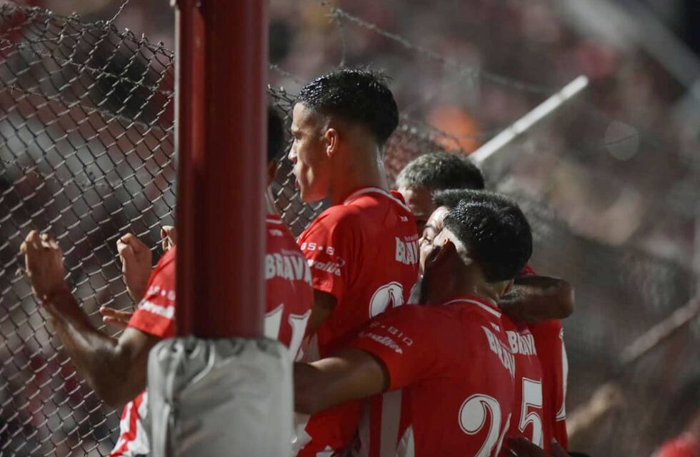 Video: así fue el “golazo” de Roberto Bochi que puso el 1 a 0 de Instituto frente a Vélez