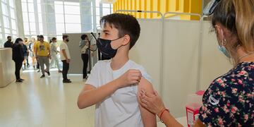 La vacunación a menores comenzará hoy.