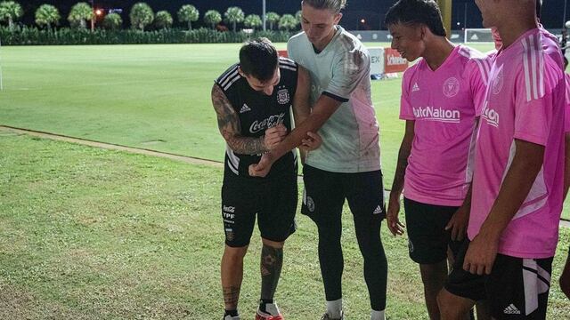 Lionel Messi le firmó el brazo a Francisco Ranieri y se tatuó la firma del 10.