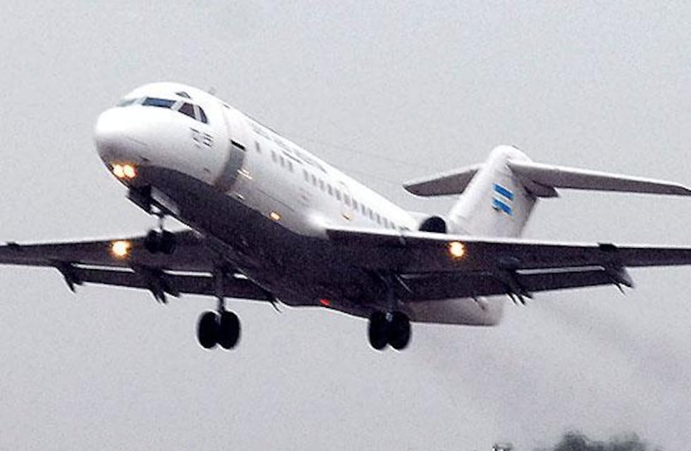 Pánico en un avión de Israel: quiso subir con una bomba vieja “de recuerdo”