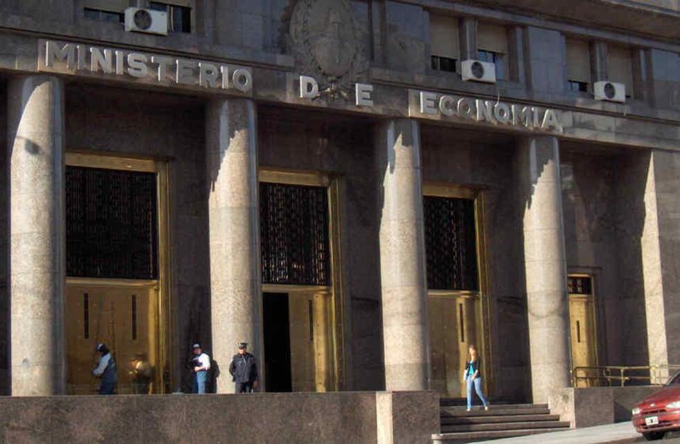 Deuda pública: en junio se alcanzó el máximo histórico de 343.519 millones de dólares