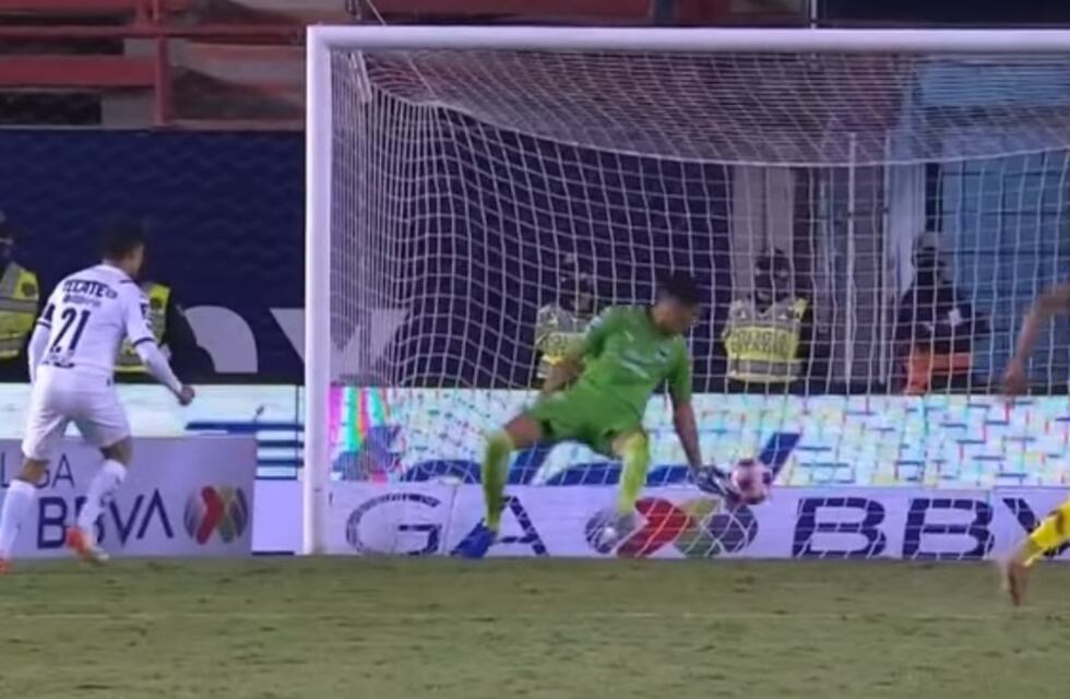 La mala fortuna de Esteban Andrada: el arquero mendocino convirtió un gol en contra de los Rayados