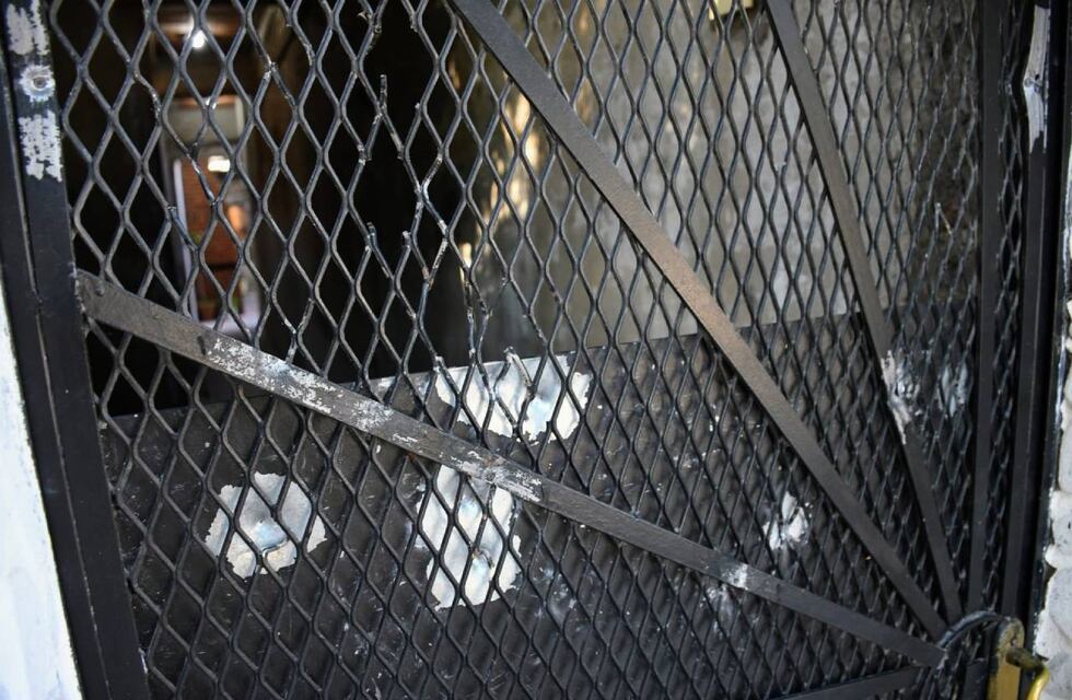 Le balearon la casa en Rosario por segunda vez en un mes: dispararon 68 veces