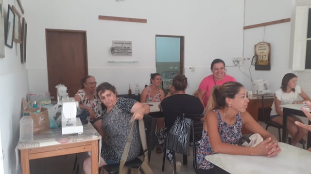 Exitoso taller de costura en Orense