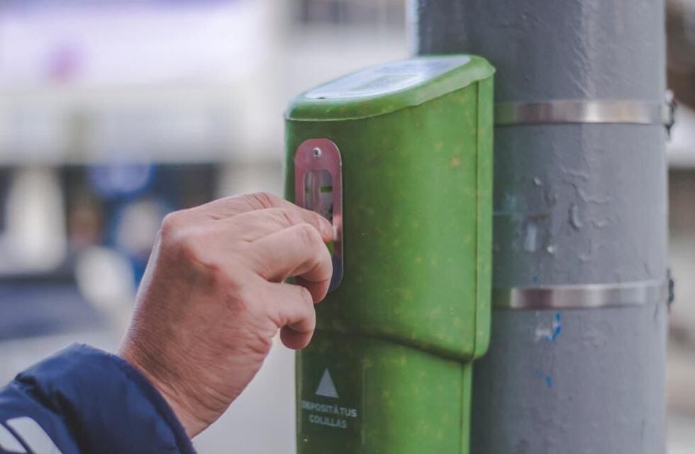 Se colocaron eco-ceniceros sobre la calle San Martín y espacios turísticos