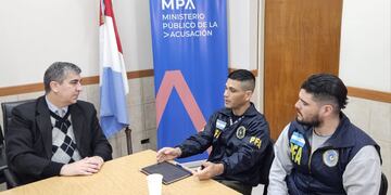 El Fiscal Regional con los encargados de la Policía Federal en Rafaela