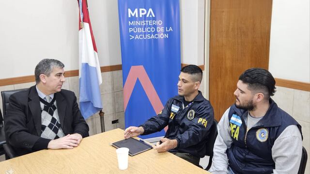 El Fiscal Regional con los encargados de la Policía Federal en Rafaela