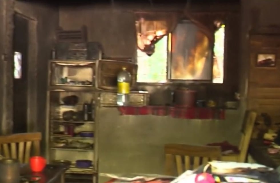 Le pidió separarse y él la golpeó y le incendió la casa: “Hubieses sido una Ivana más”