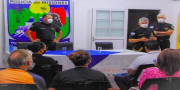 Referentes barriales de Eldorado se reunieron con la policía para debatir cuestiones de seguridad.