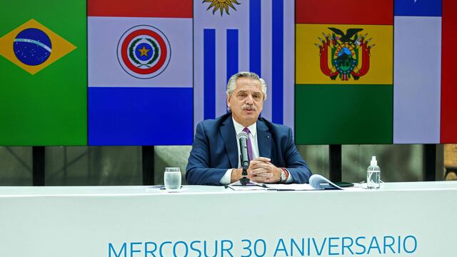 El presidente Alberto Fernández brindó un discurso durante la reunión por el 30° aniversario de la creación del Mercosur. (ESTEBAN COLLAZO / Presidencia / AFP)