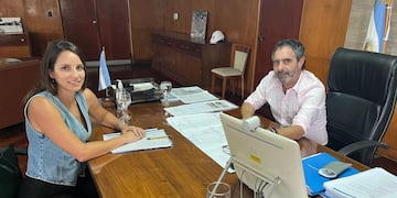 La concejala María Paz Caruso junto al el Jefe de Distrito Nº 7 de Vialidad Nacional, Arq. Gastón Bruno