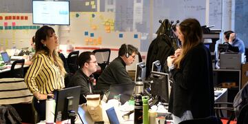 Organización. El trabajo en equipo y la comunicación aparecen entre las habilidades más valoradas por las empresas para enfrentar los cambios. (Ramiro Pereyra/Archivo)