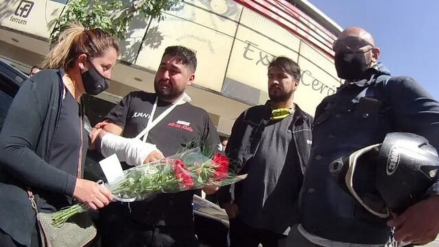 Sin consuelo, Juan Ignacio Moyano le da el último adiós a su compañera de ruta.