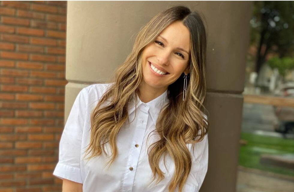 Pampita deslumbró en una sesión de fotos que marca tendencia en esta temporada otoño-invierno 2022