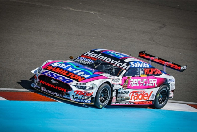 Los autos del TC rugen por las calles de Paraná.