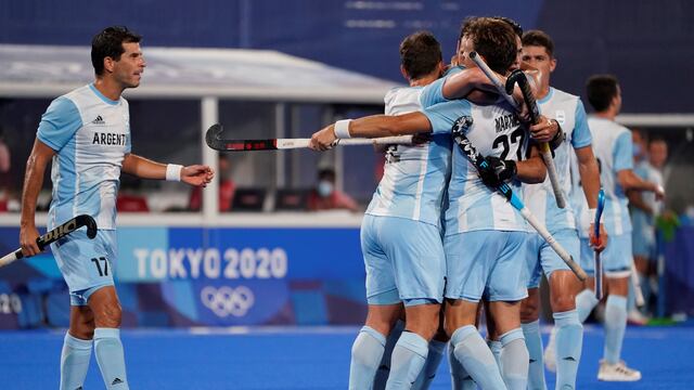 Jugadores de Los Leones celebran un gol ante Nueva Zelanda, en un partido por la fase de grupos de los Juegos Olímpicos Tokio 2020.