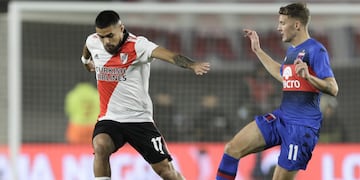 Colidio aprovechó un error del fondo de River y puso el 2-1 para Tigre. (Fotobaires)