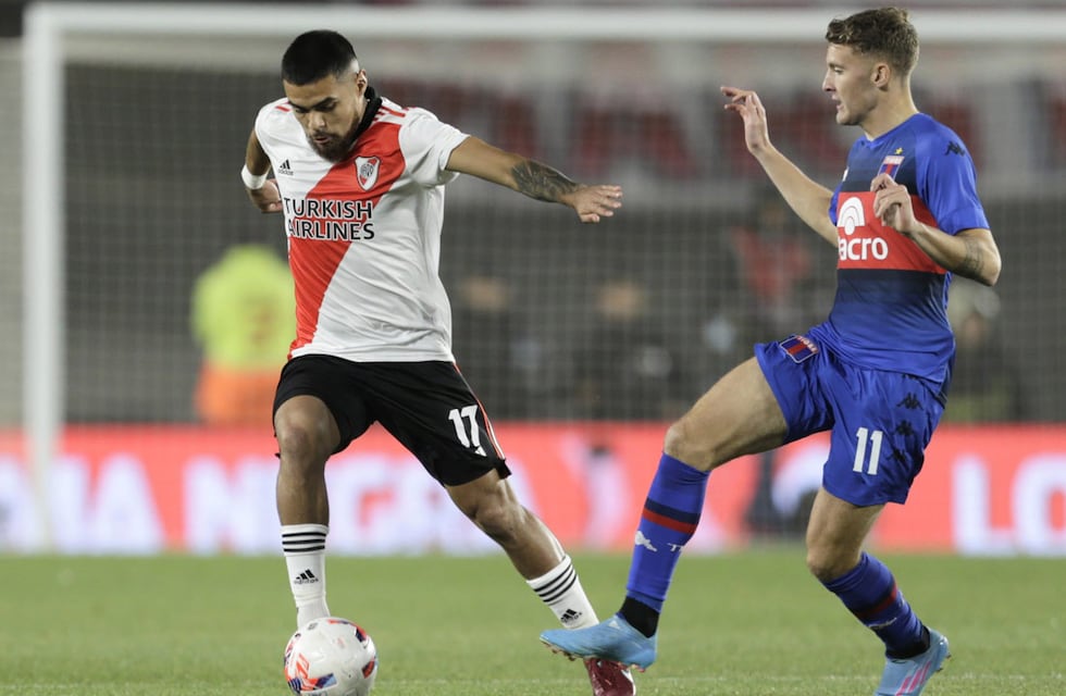 Tigre: Colidio, otro ex Boca, aprovechó un error de River y marcó el 2-1