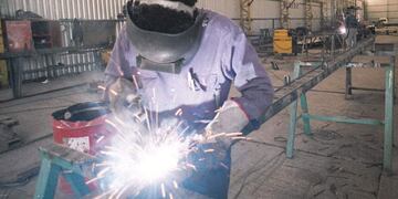 Capacitaciones y microcréditos para emprendedores.