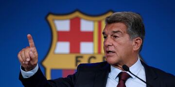 Joan Laporta, presidente del FC Barcelona, aseguró que no se "replantean" la vuelta de Lionel Messi.