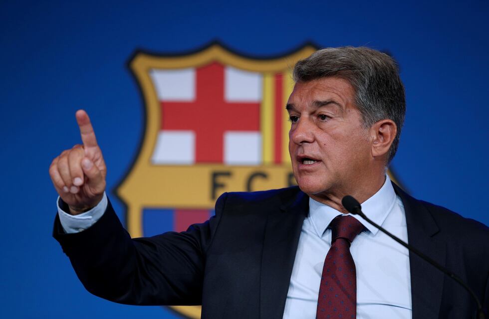 El presidente del Barcelona se negó a “hipotecar el club” para retener a Leo Messi