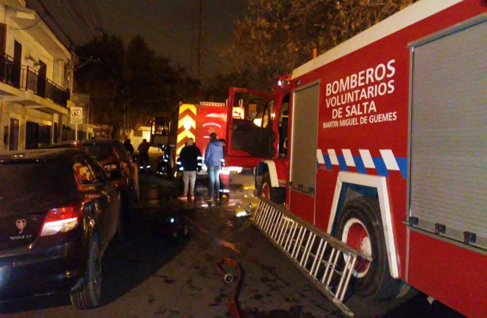 Madrugada trágica en Salta: una mujer de 88 años falleció al incendiarse su casa