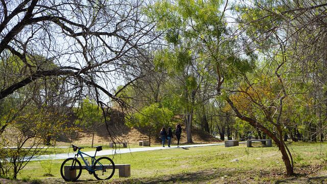 La mujer apareció en cercanías al Estadio Kempes.