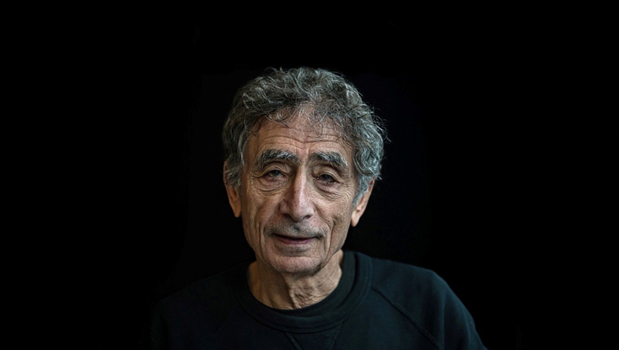 Gabor Maté analizó el impacto del trauma infantil en la adultez durante su participación en el pódcast de Lewis Howes.