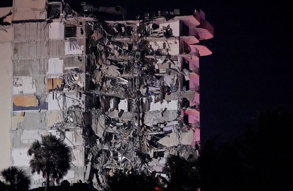 Al menos un muerto y decenas de heridos por el colapso de un edificio en Miami