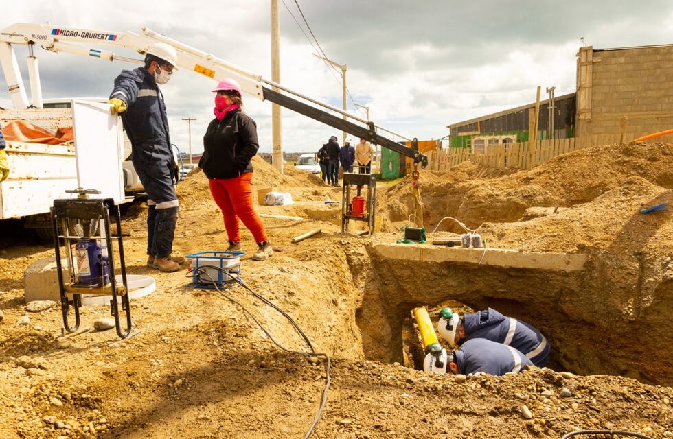 Río Grande: rubricaron un convenio con Camuzzi que incluirá 6.000 usuarios a la red de gas