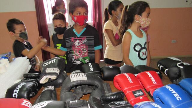 La escuela funciona para niños de 7 a 16 años