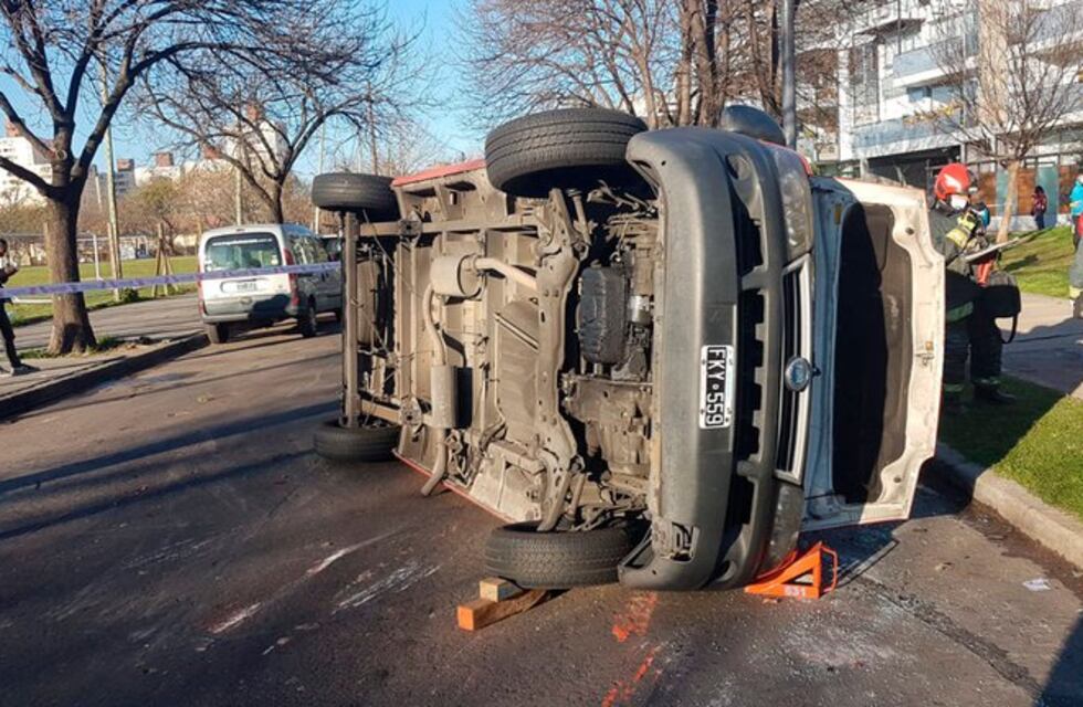 Chocó un transporte escolar en Colegiales y dejó nueve niños heridos