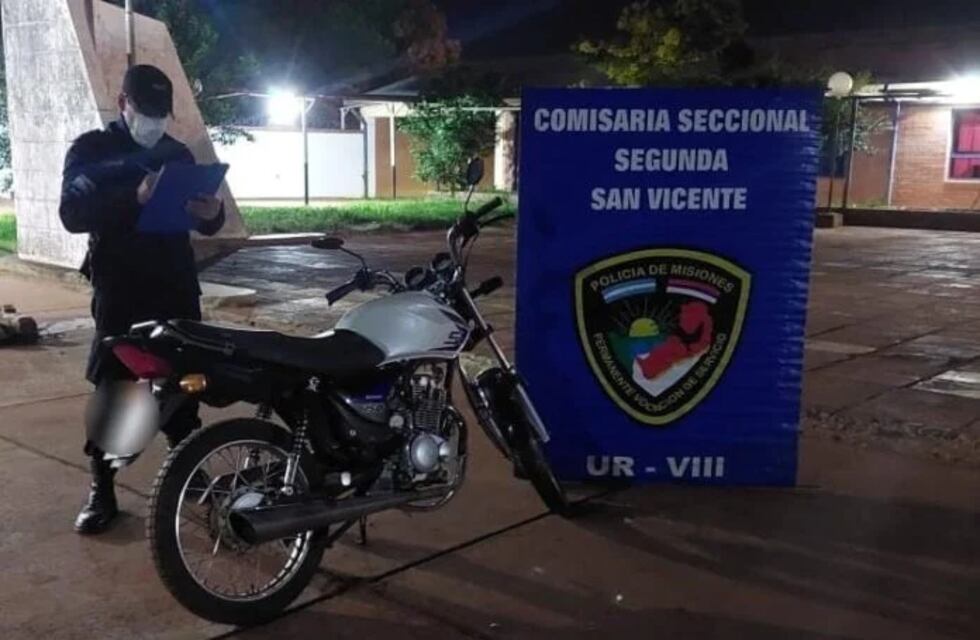 Recuperan motocicleta robada en San Vicente
