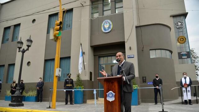 Manzur inauguró la nueva comisaría de Monteros.